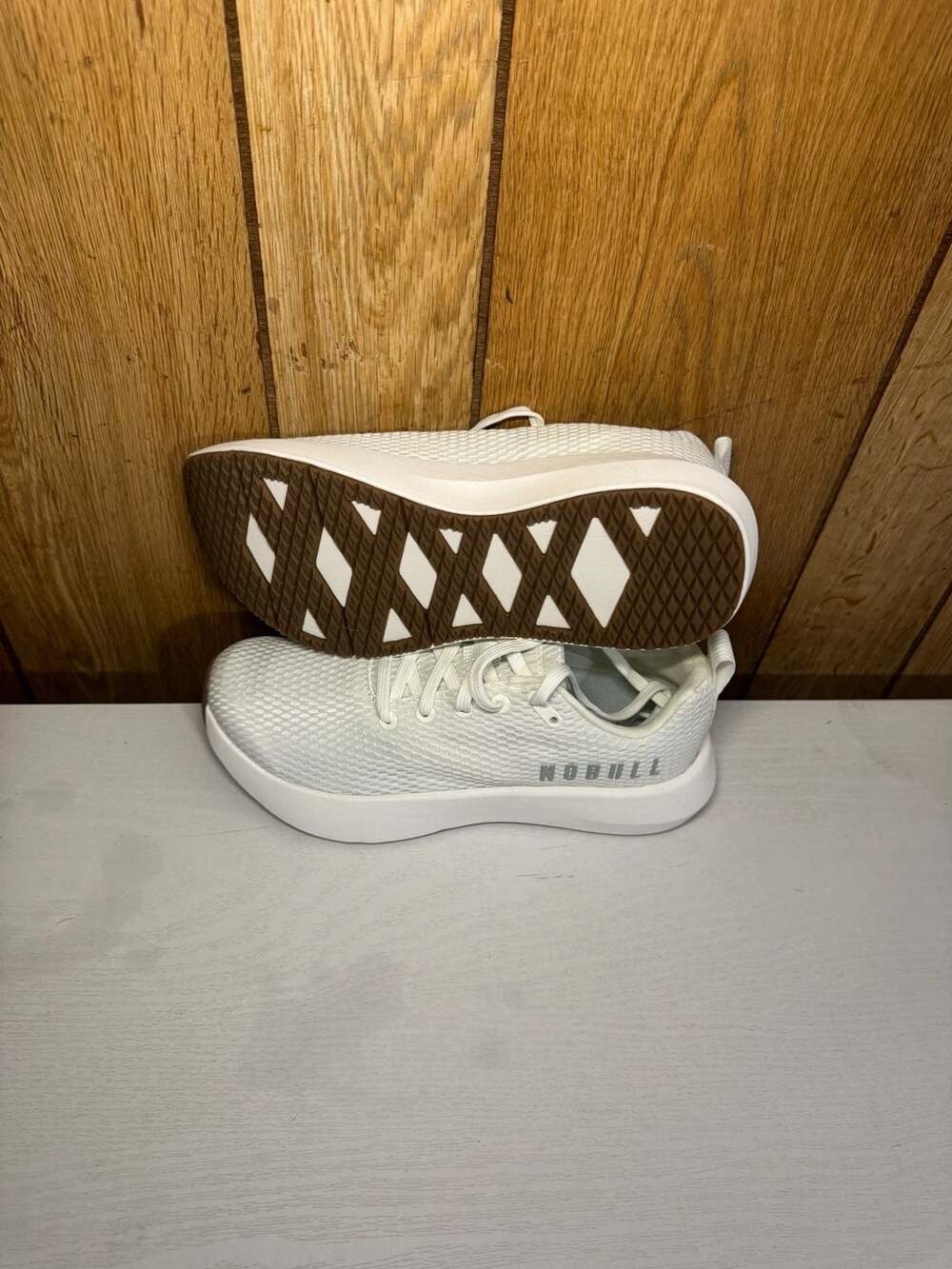NOBULL Women's Classic White Gum Drive 2 Shoes Size US 8.5 / Men's 7